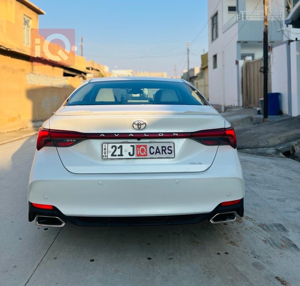 تويوتا أفالون